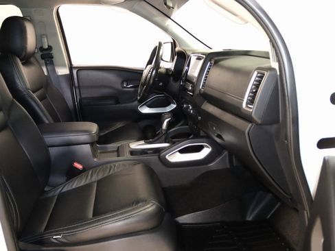 Used 2022 Nissan Frontier SV image 55