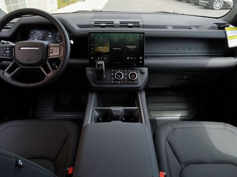 Used 2026 Land Rover Defender 110 X-Dynamic SE AWD/4WD image 9