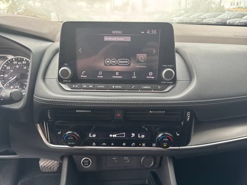 Certified 2021 Nissan Rogue SV w/ Premium Package FWD image 28