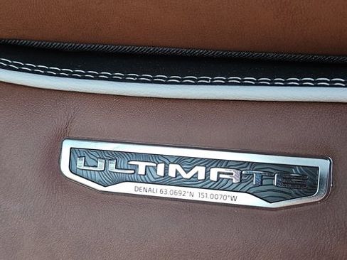 Used 2025 GMC Sierra 2500 Denali Ultimate w/ Max Trailering Package image 13