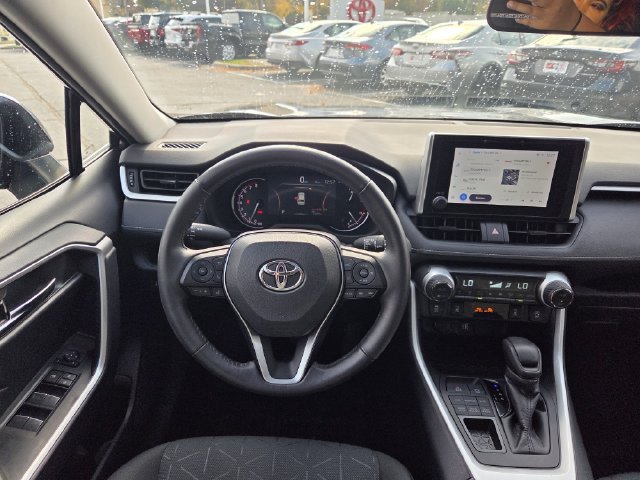 Used 2024 Toyota RAV4 XLE AWD/4WD image 13