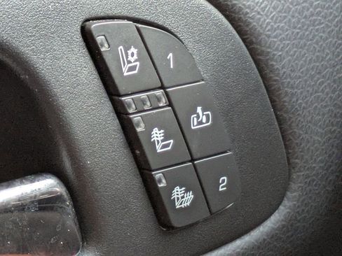 Used 2014 Chevrolet Suburban LTZ image 24