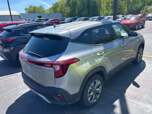 Used 2026 Kia Seltos LX AWD/4WD image 7