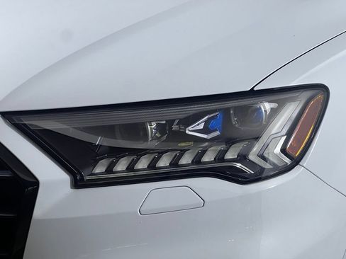 Used 2021 Audi SQ7 Prestige AWD/4WD image 13