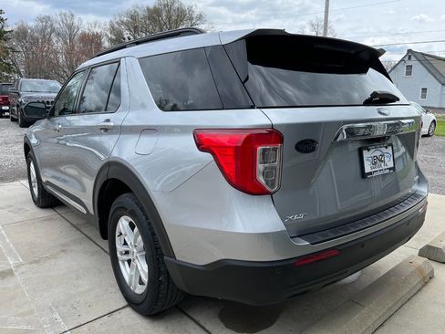 Used 2023 Ford Explorer XLT AWD/4WD image 5