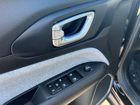 Used 2024 Jeep Compass Latitude w/ Convenience Group image 13