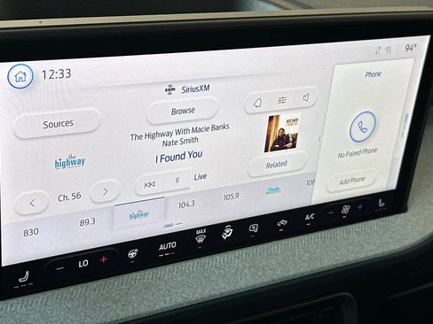 New 2025 Ford Maverick XLT w/ XLT Luxury Package image 17