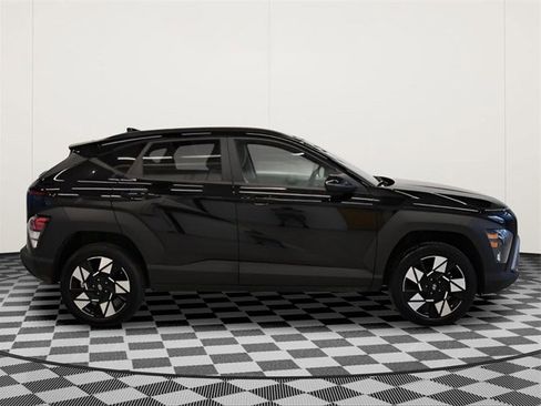Used 2025 Hyundai Kona SEL image 2