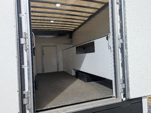 Used 2022 GMC Savana 3500 w/ Power Convenience Package image 11