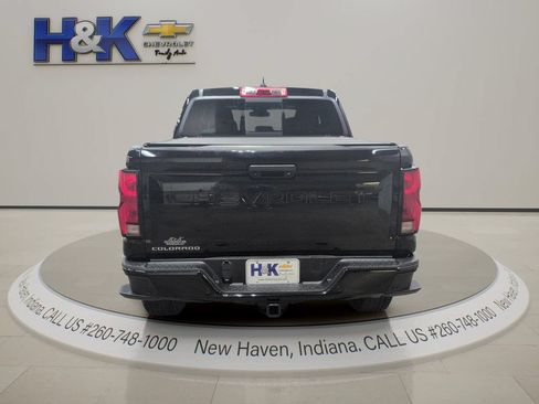 Used 2024 Chevrolet Colorado Z71 w/ Z71 Convenience Package 2 AWD/4WD image 5