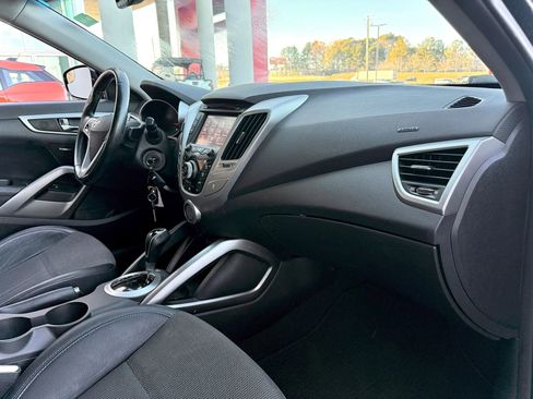Used 2014 Hyundai Veloster w/ Style Package 02 image 19