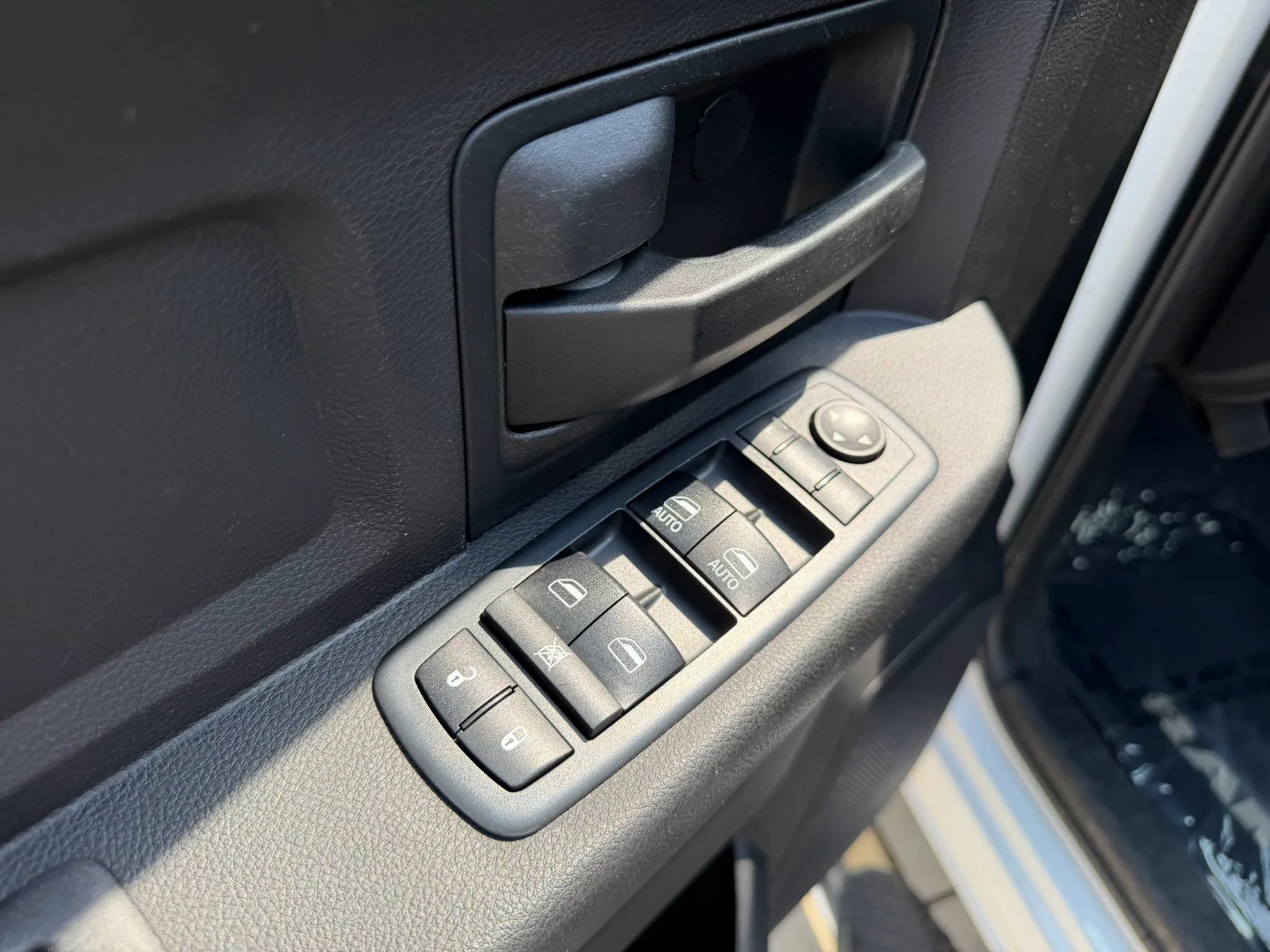 Used 2018 RAM 3500 Tradesman w/ Chrome Appearance Group AWD/4WD image 14