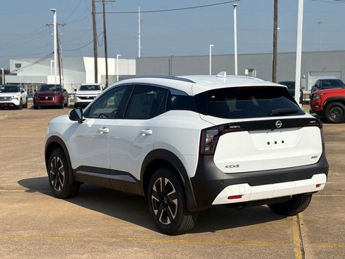 New 2025 Nissan Kicks SV w/ SV Premium Package image 7