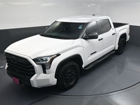 Used 2025 Toyota Tundra SR5 RWD image 15