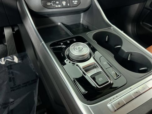 Certified 2026 Kia Carnival EX FWD image 23