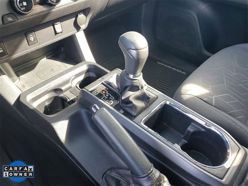 Used 2017 Toyota Tacoma 4x4 Double Cab image 29