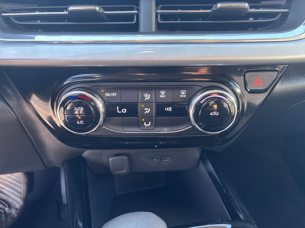 Used 2024 Chevrolet Trax LT FWD image 15