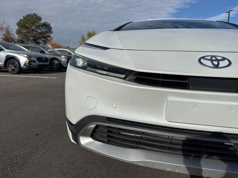 Used 2023 Toyota Prius Prime SE image 9