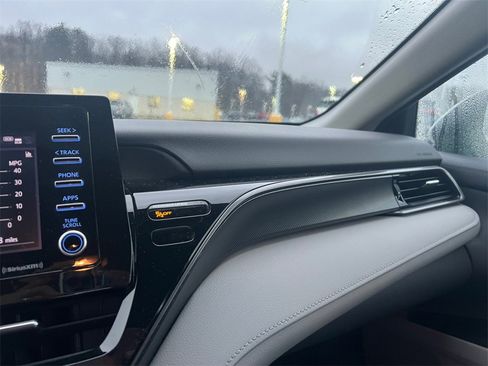 Used 2022 Toyota Camry LE image 15