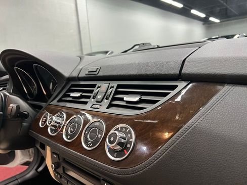 Used 2011 BMW Z4 sDrive30i image 48