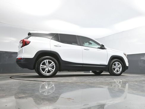 Used 2024 GMC Terrain SLE FWD image 41