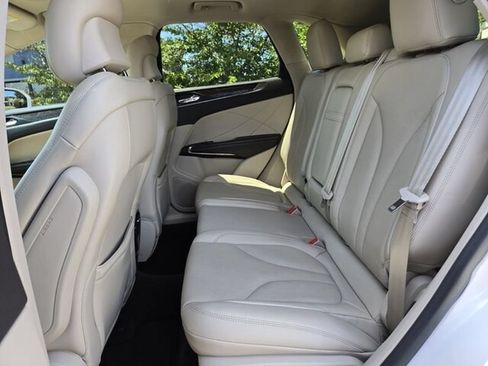 Used 2017 Lincoln MKC Reserve FWD image 13