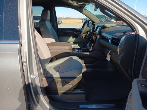 New 2026 GMC Yukon XL Elevation image 24