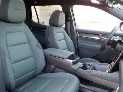 New 2027 GMC Terrain AT4 w/ Convenience Package III AWD/4WD image 24