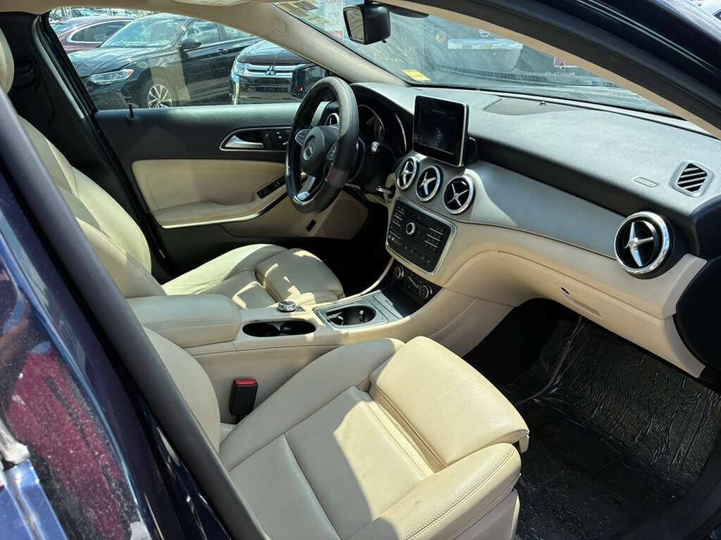 Used 2017 Mercedes-Benz GLA 250 4MATIC image 5