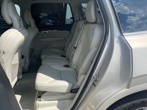Used 2016 Volvo XC90 T6 Momentum w/ Momentum Plus Package AWD/4WD image 14