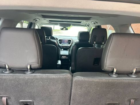 Used 2018 GMC Acadia SLT FWD image 8