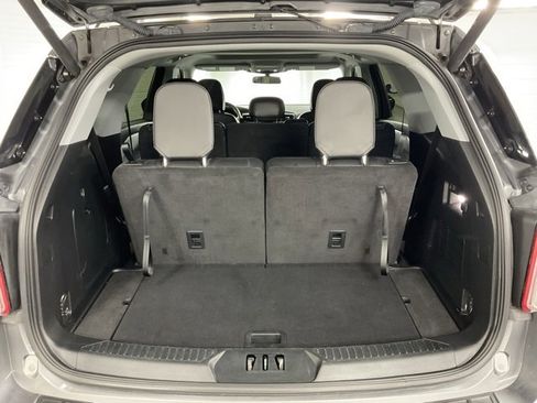 Used 2022 Ford Explorer XLT w/ Equipment Group 202A image 10