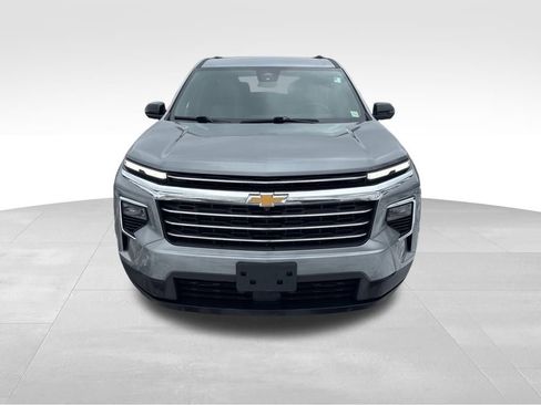 Used 2024 Chevrolet Traverse LT w/ Trailering Package image 9