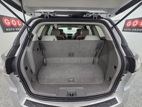 Used 2017 Chevrolet Traverse LT FWD image 17