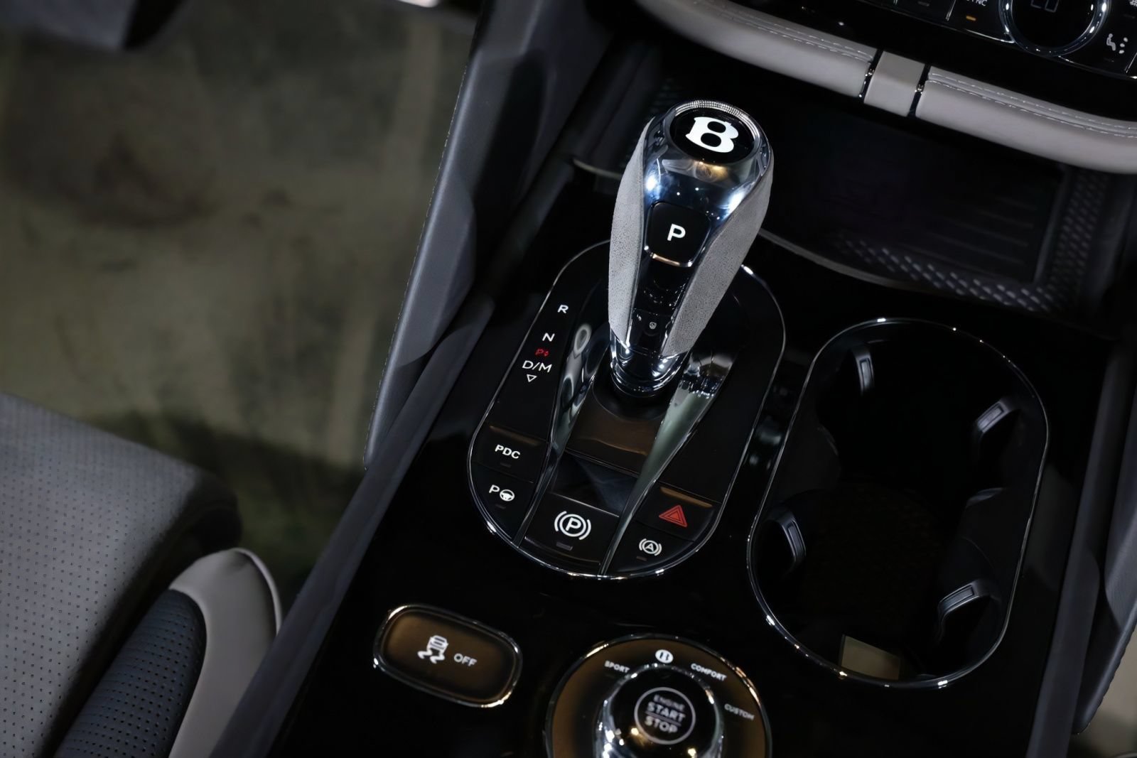Used 2022 Bentley Bentayga AWD/4WD image 27