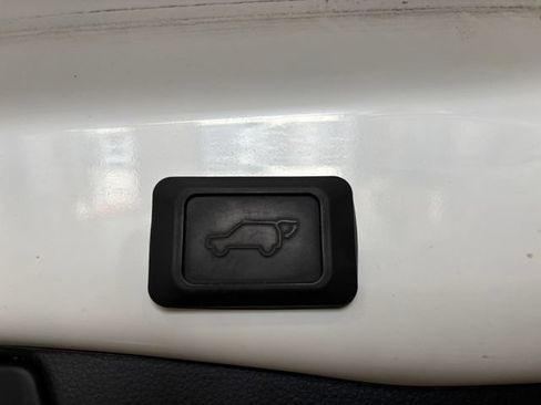 Used 2023 Toyota RAV4 XLE w/ Convenience Package AWD/4WD image 20