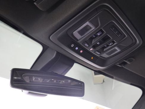 Used 2021 GMC Sierra 1500 Denali w/ Driver Alert Package II AWD/4WD image 12