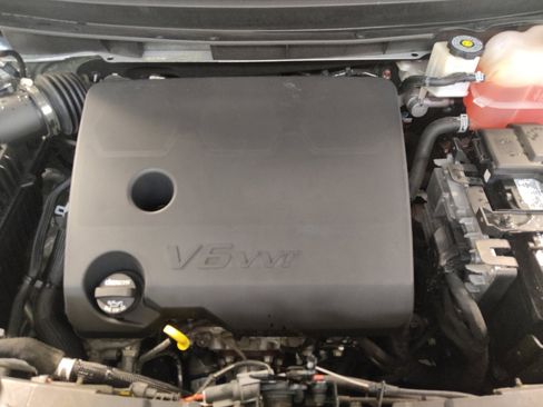 Used 2022 Chevrolet Traverse LS FWD image 30