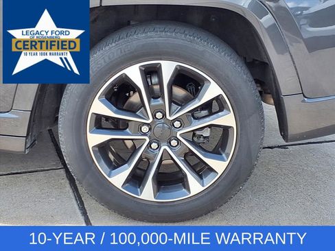 Used 2022 Jeep Grand Cherokee Overland w/ Luxury Tech Group IV AWD/4WD image 30
