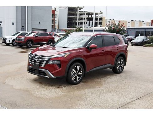 Used 2025 Nissan Rogue SL FWD image 2