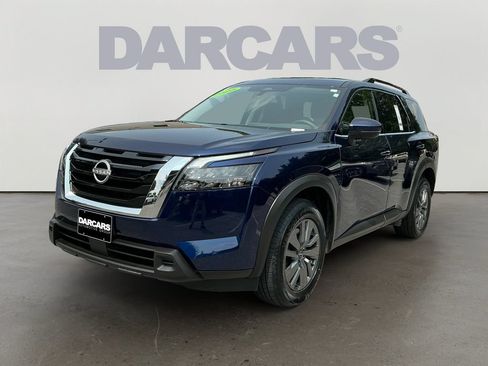 Used 2025 Nissan Pathfinder SV AWD/4WD image 3