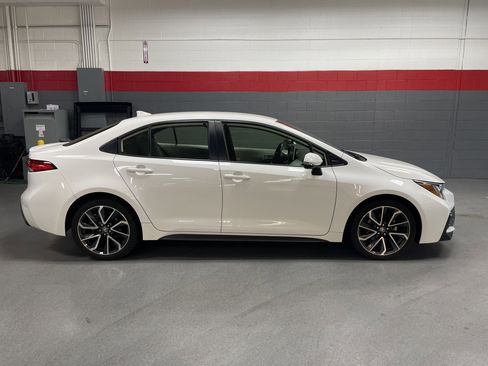 Used 2020 Toyota Corolla SE FWD image 37