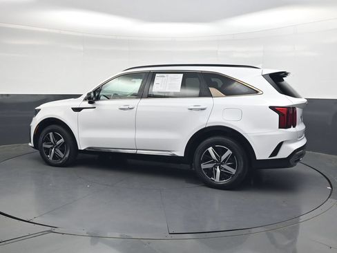 Used 2021 Kia Sorento S FWD image 8