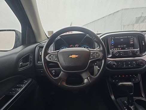 Used 2019 Chevrolet Colorado Z71 w/ Z71 Midnight Edition image 2