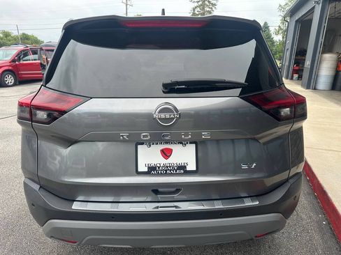 Used 2022 Nissan Rogue SV FWD image 4
