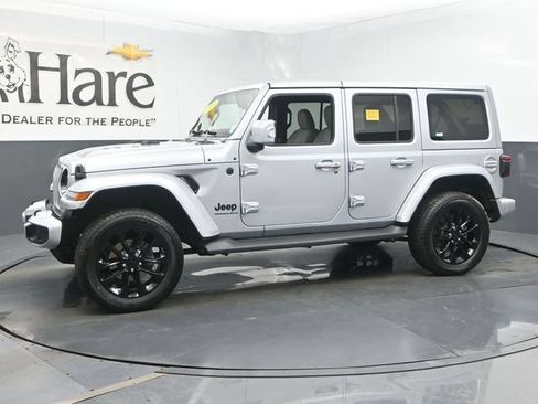 Used 2023 Jeep Wrangler Unlimited Sahara AWD/4WD image 27