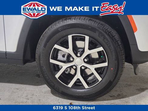 New 2025 Jeep Grand Cherokee Limited image 11