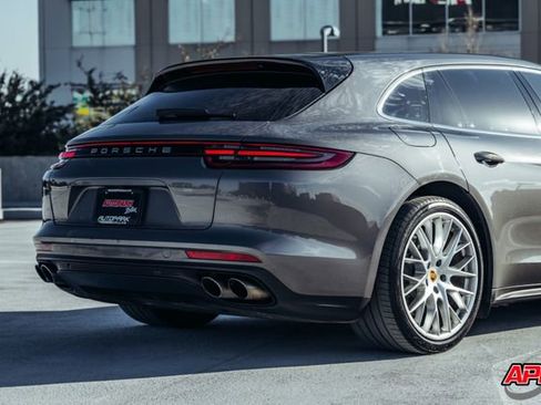 Used 2018 Porsche Panamera 4S image 52