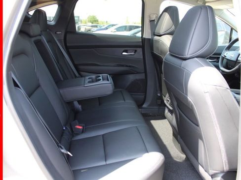 New 2025 Nissan Murano SL image 15