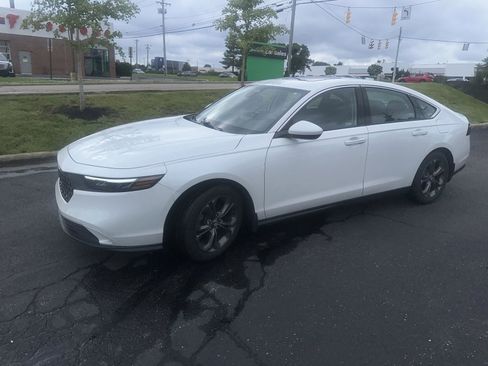 Used 2023 Honda Accord EX image 11